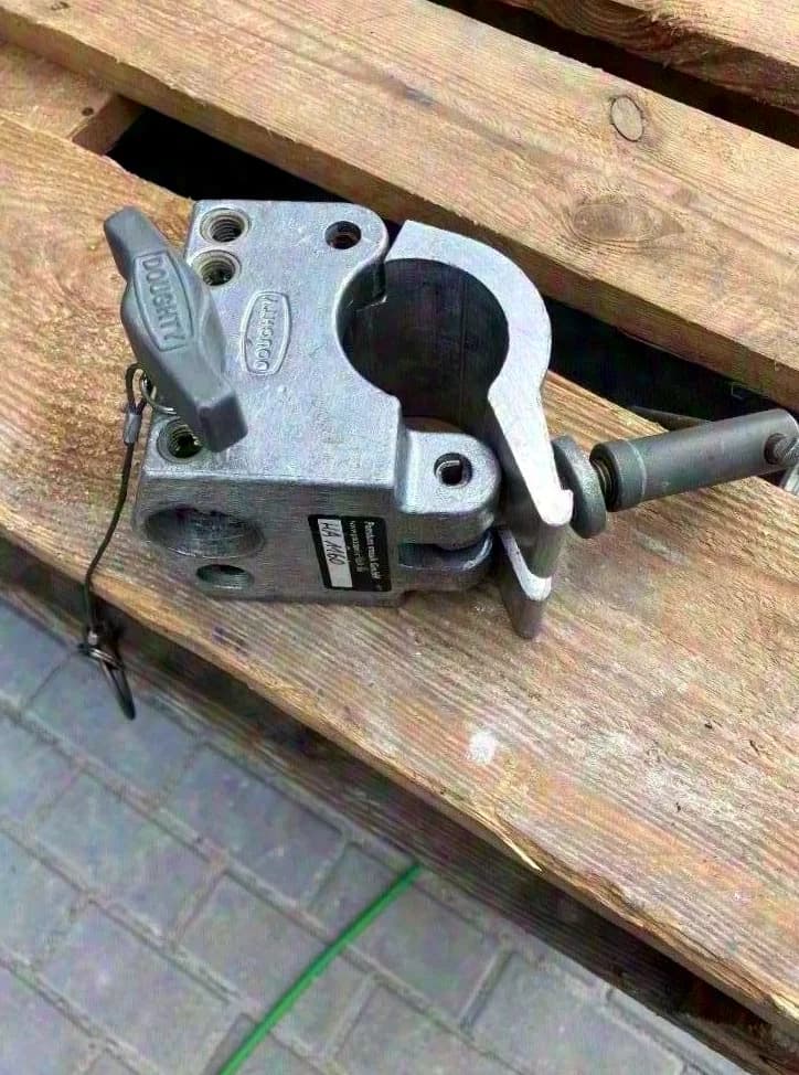 Doughty Barrel Socket Clamp