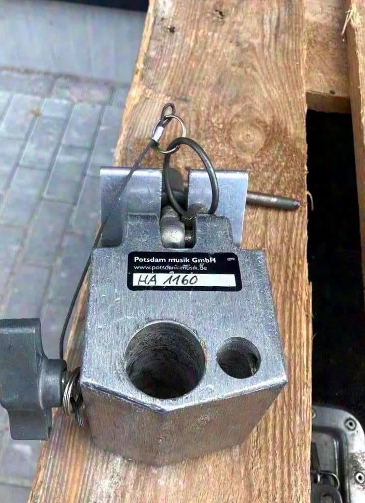 Doughty Barrel Socket Clamp