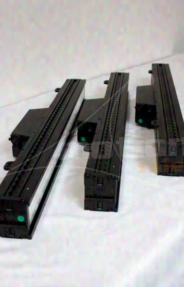ELATION Pulse Bar L IP65 (with accessories or 3-unit set in case)