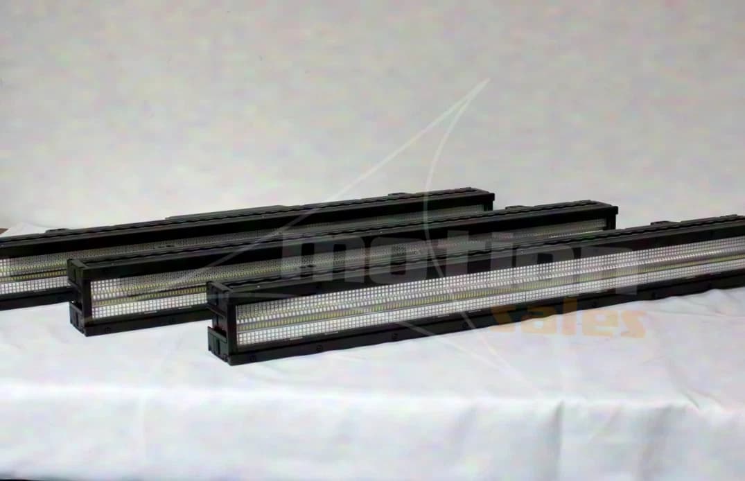ELATION Pulse Bar L IP65 (with accessories or 3-unit set in case)