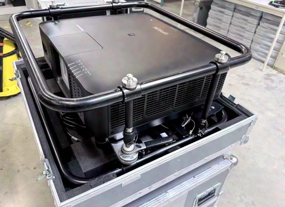 EPSON EB-PU2220B with camera module ELPEC01 incl. ELPLM 15