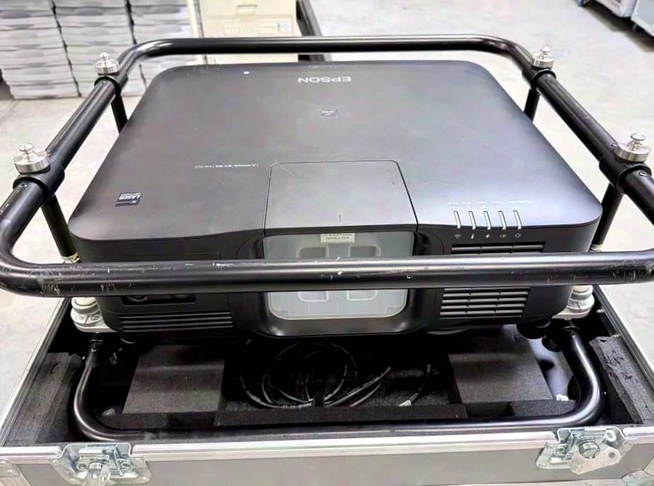 EPSON EB-PU2220B with camera module ELPEC01 incl. ELPLM 15