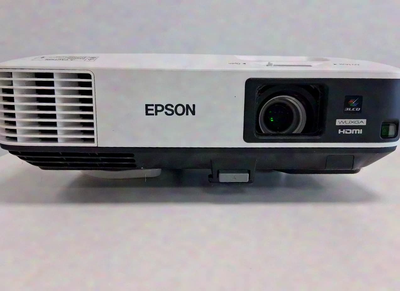 EPSON LCD Projector EB-2265U incl. bag