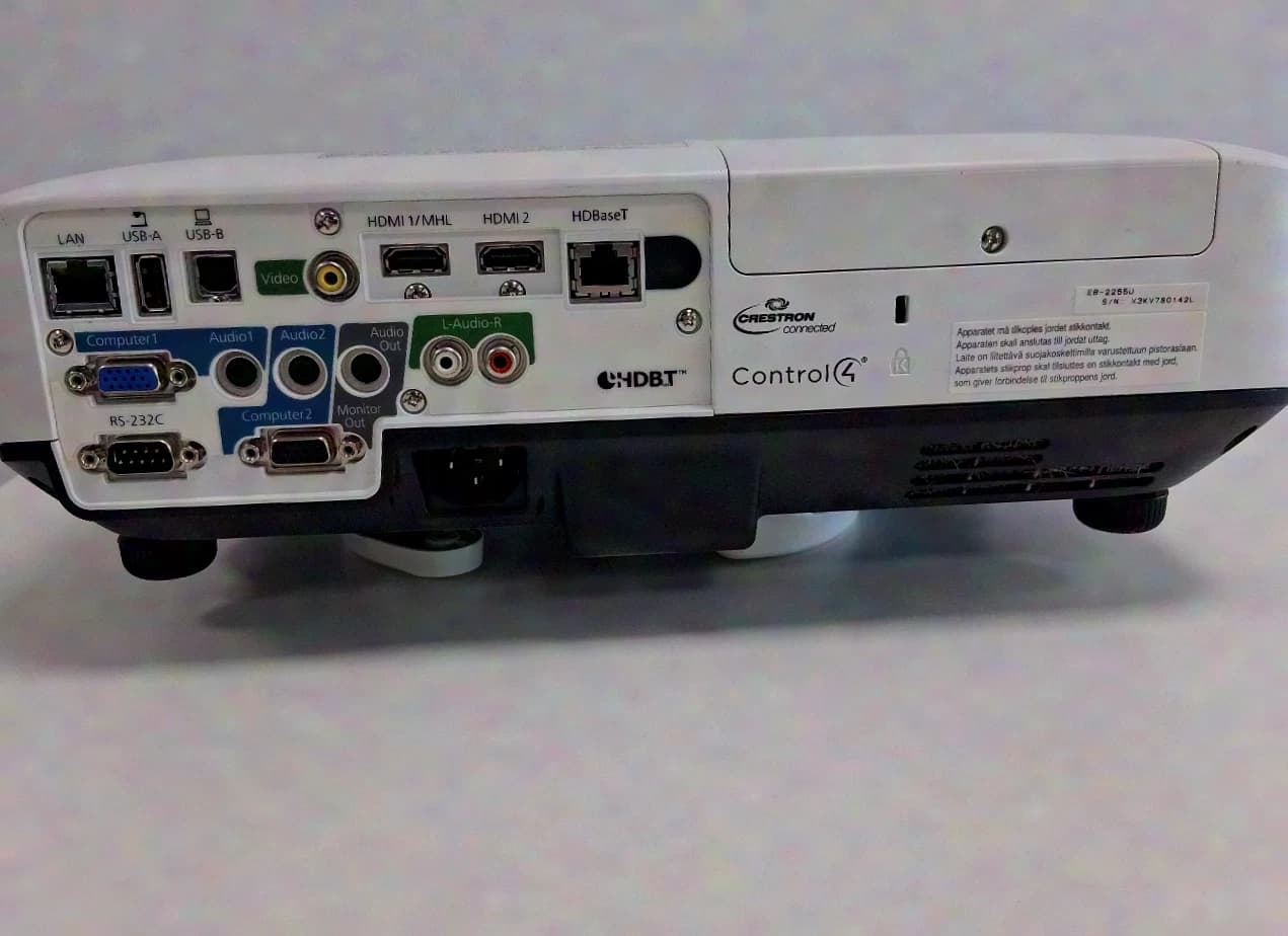 EPSON LCD Projector EB-2265U incl. bag