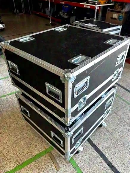EPSON PQ 2220 (20.000 ANSI, UHD, 12G) in flight frame and case incl. Rigtec clamp!