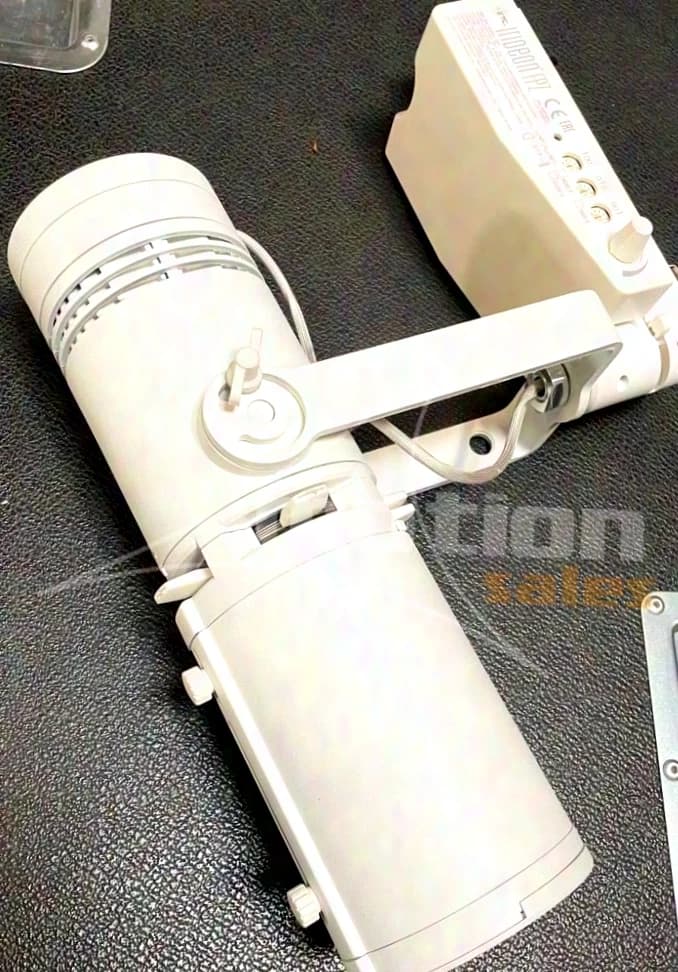 ETC Irideon FPZ Zoom, 3000 K, white