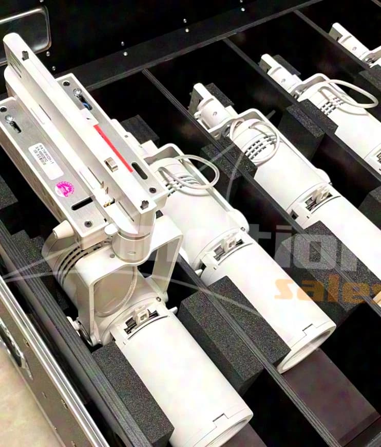 ETC Irideon FPZ Zoom, 3000 K, white