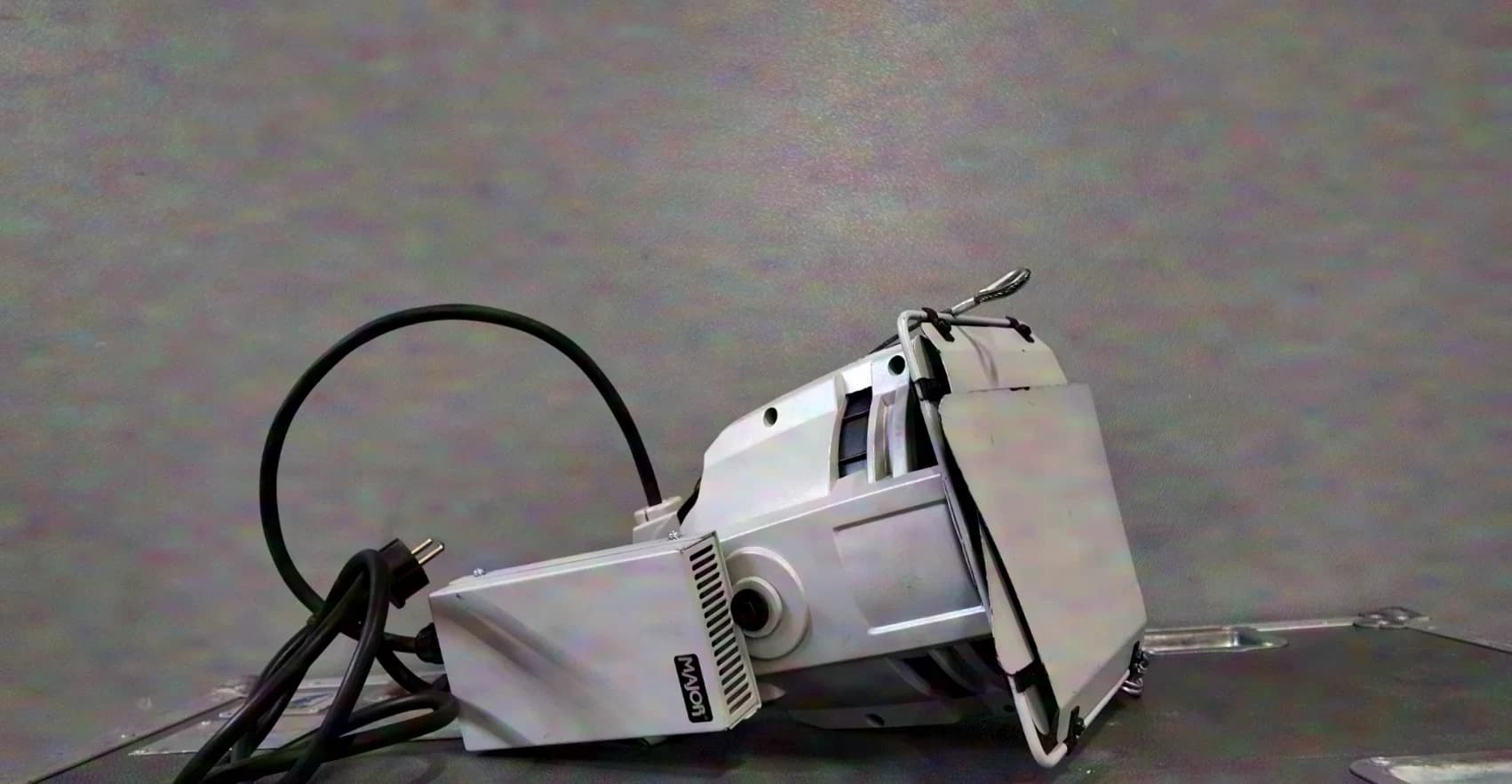ETC Source 4 PAR 150W CDM-T Silver Grey (RAL9006) (optional barn doors, mounting hardware and transport trolley)