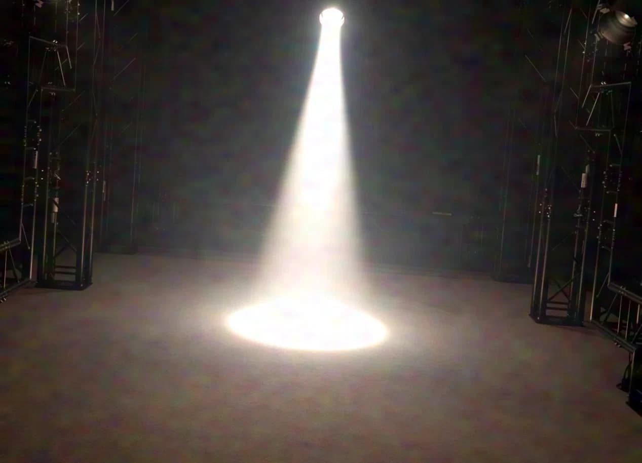 EUROLITE LED PAR-64 COB 3000K 100W Zoom sw
