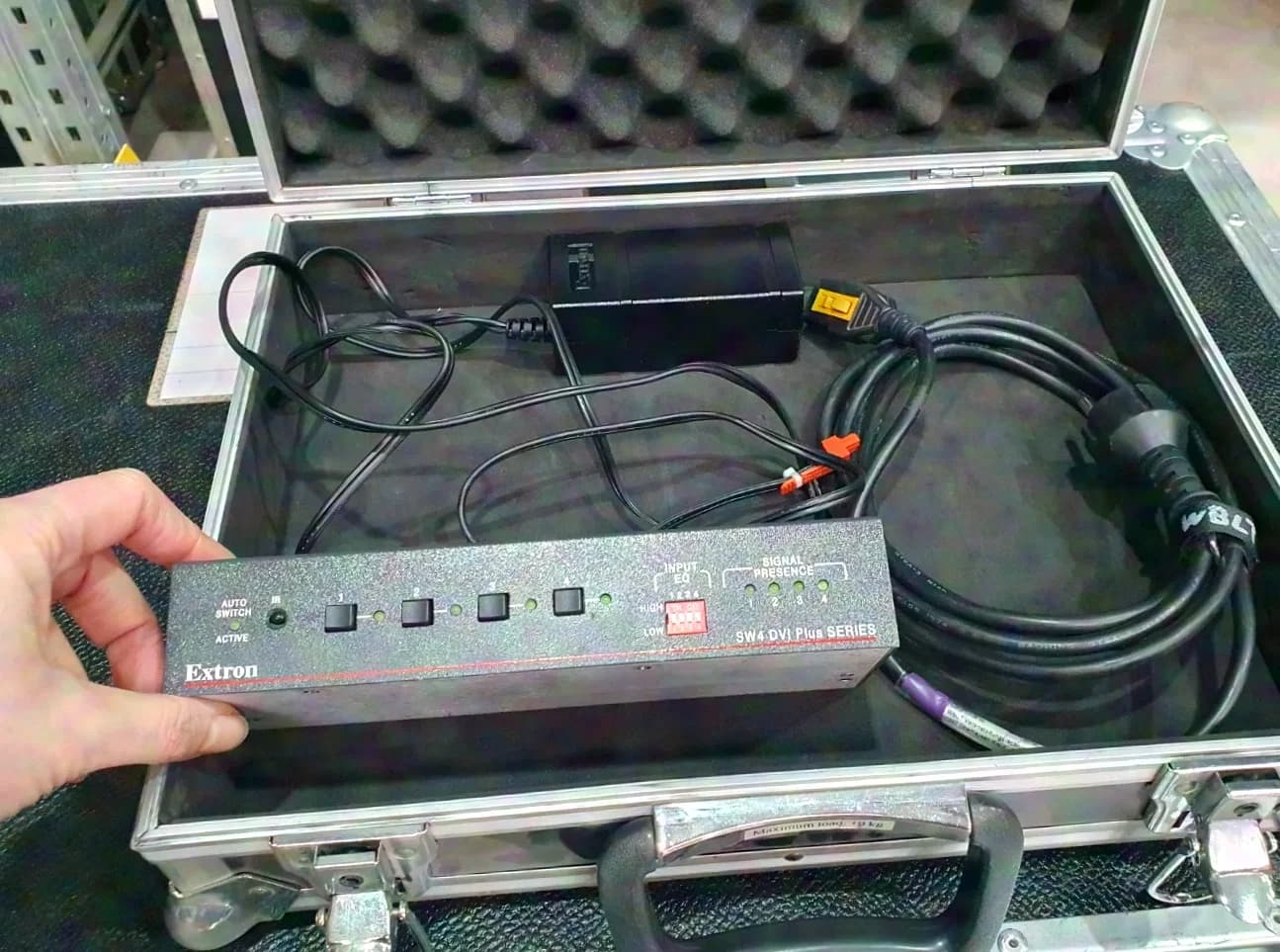 EXTRON SW4 DVI Plus 4 x DVI Signal Switcher "always specify the following no.: 3*"