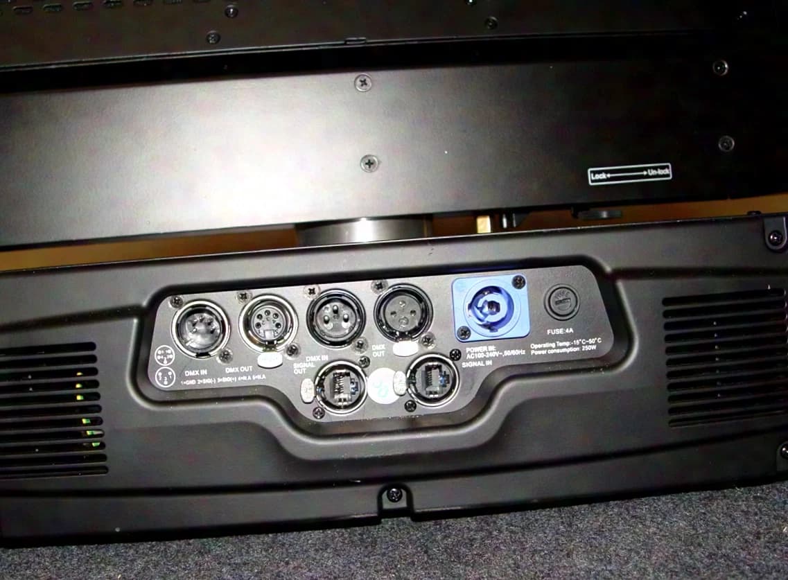 Elation EPV762 MH mit Case Moving LED-Panel