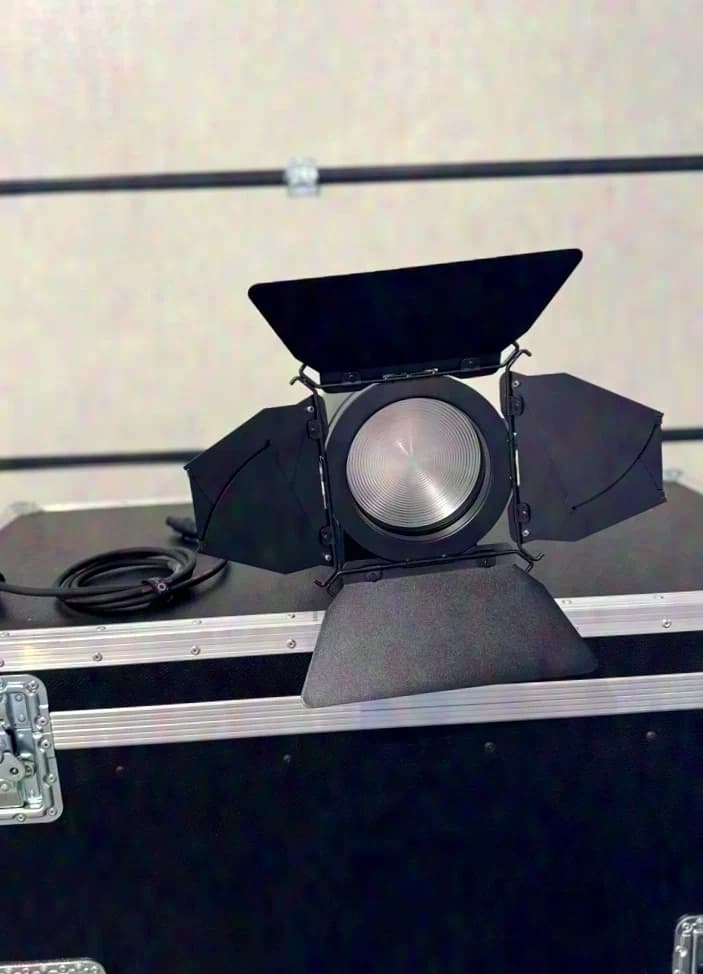 Elation KL Fresnel 8 P.O. FC LED Fresnel spotlight