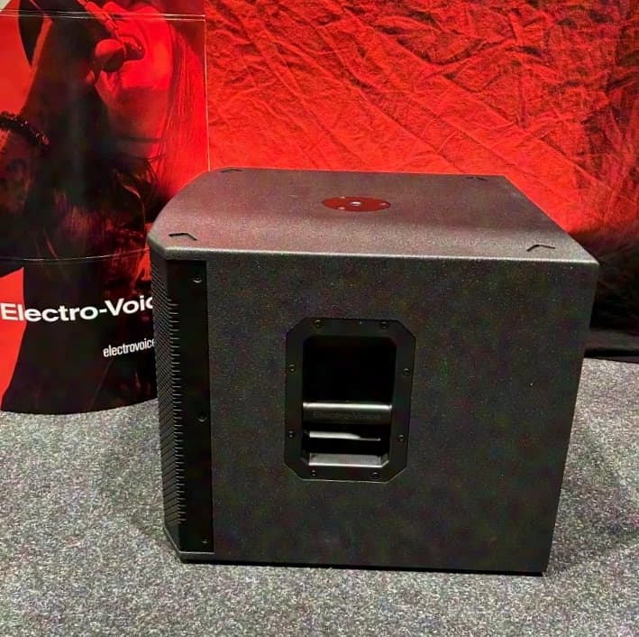Electro Voice EKX-15SP B-stock