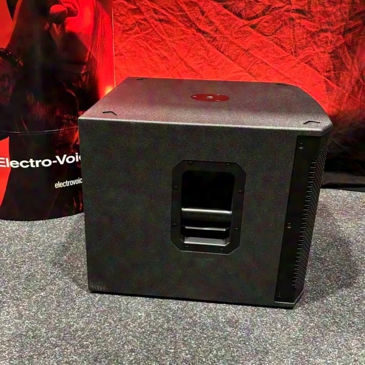 Electro Voice EKX-15SP B-stock