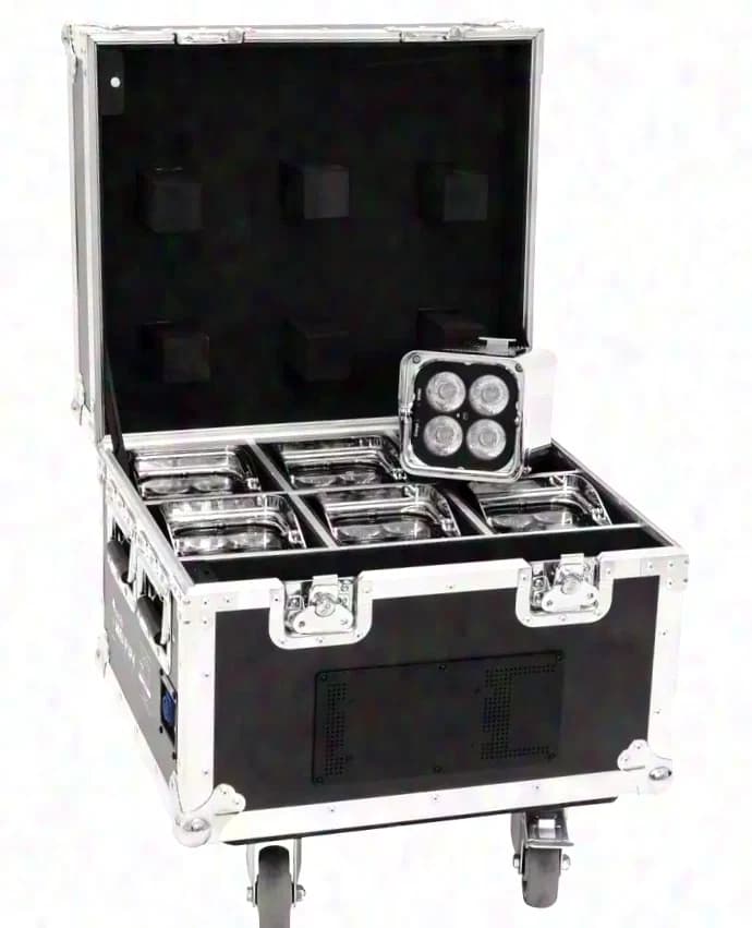 Tour Set (6) Eurolite Akku IP UP-4 QCL Spot WDMX