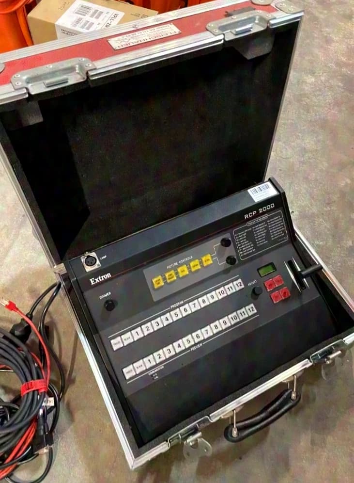 Extron SET: Video Mixer ISS 108 + ISS 506 + RCP 2000 in Cases
