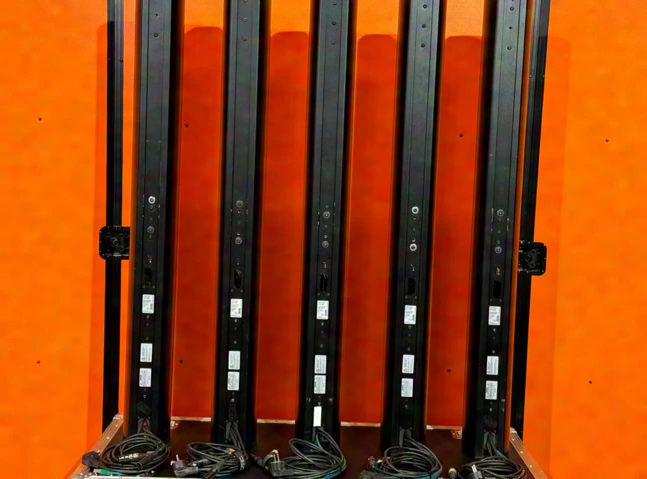 Fohhn Linea Focus LFI-120 electronically steerable line arrays
