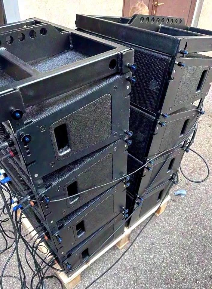 Fos Ihos dilos line array and subs Fos Ihos dilos line array and subs