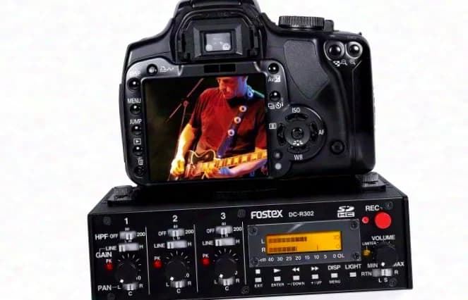 Fostex DCR-302 3-in-2 audio recorder for DSLR videos