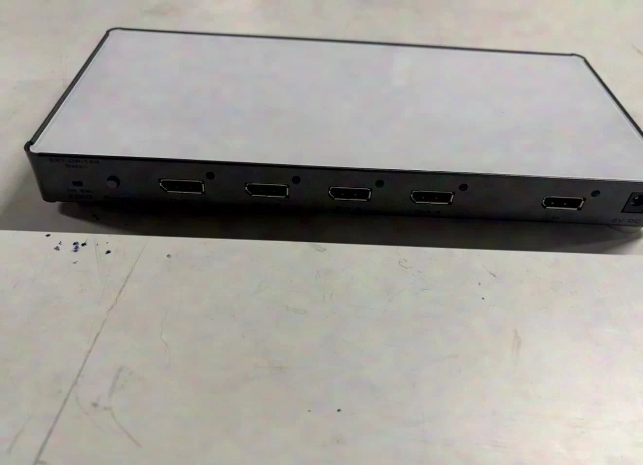 Gefen EXT-DP-144 DisplayPort Splitter 1:4