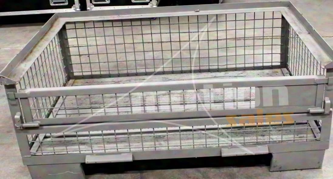 Grey mesh box, medium height