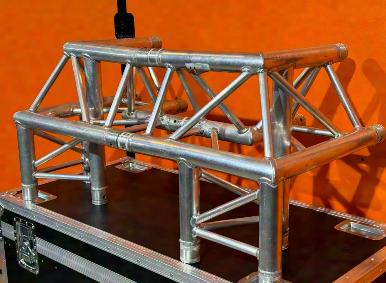 Global Truss F33 C31 right 90° 3-way corner | 0.5m | Silver | Apex up
