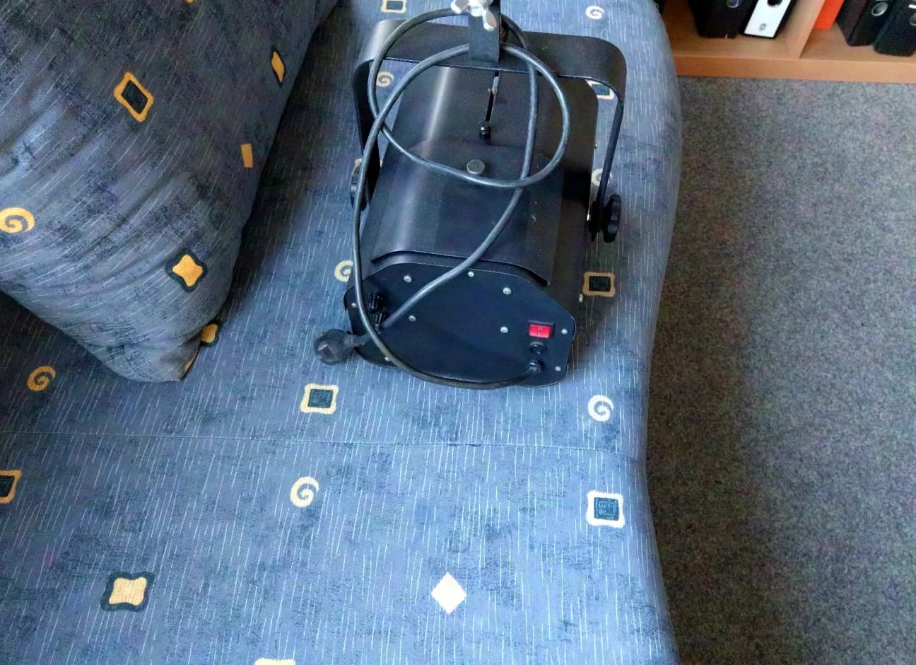 Gobo projector with 250 MSD lamp Gobo projector with 250 MSD lamp Eurolite