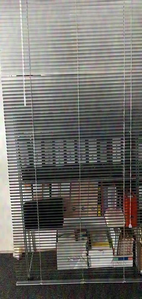Large silver blind 2,20 x 1,00 meter nearly new