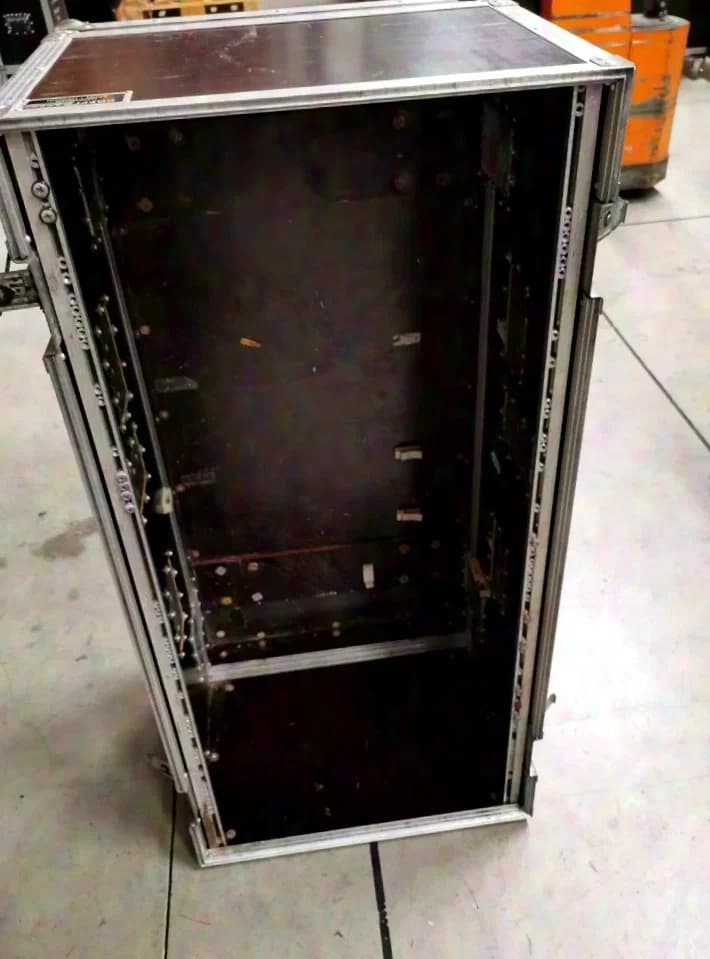 Large side rack 19" or cable case