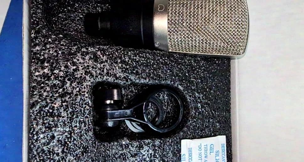Large-diaphragm Microphone Large-diaphragm Microphone with K47 Capsule Cardioid K47 Capsule