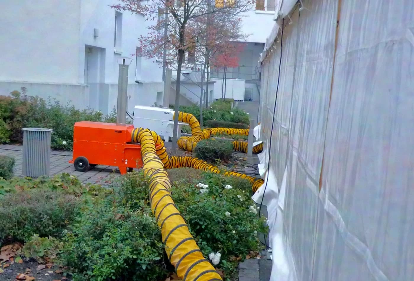 Oil heaters, various