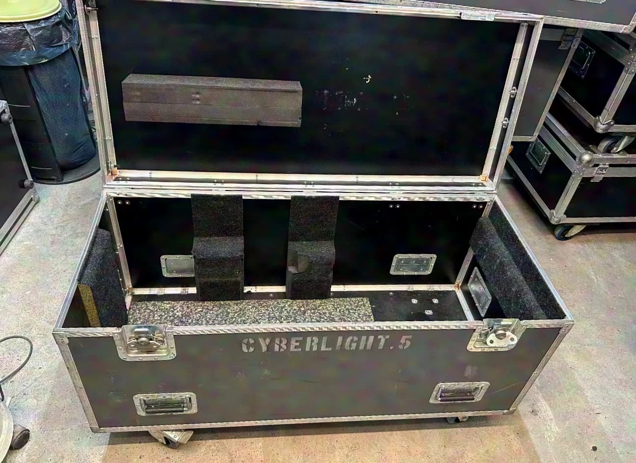 High End System Cyberlight CX Scanner spotlight incl. flight case