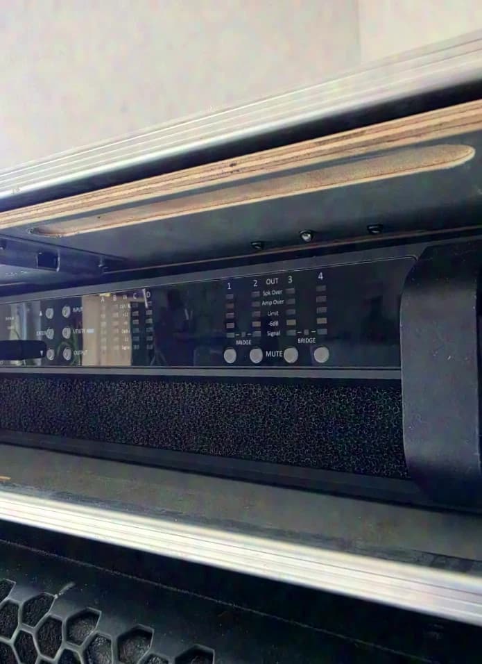IKON Martin Audio IK42-DANTE - BLACK - WITH CASE - WITH CABLES