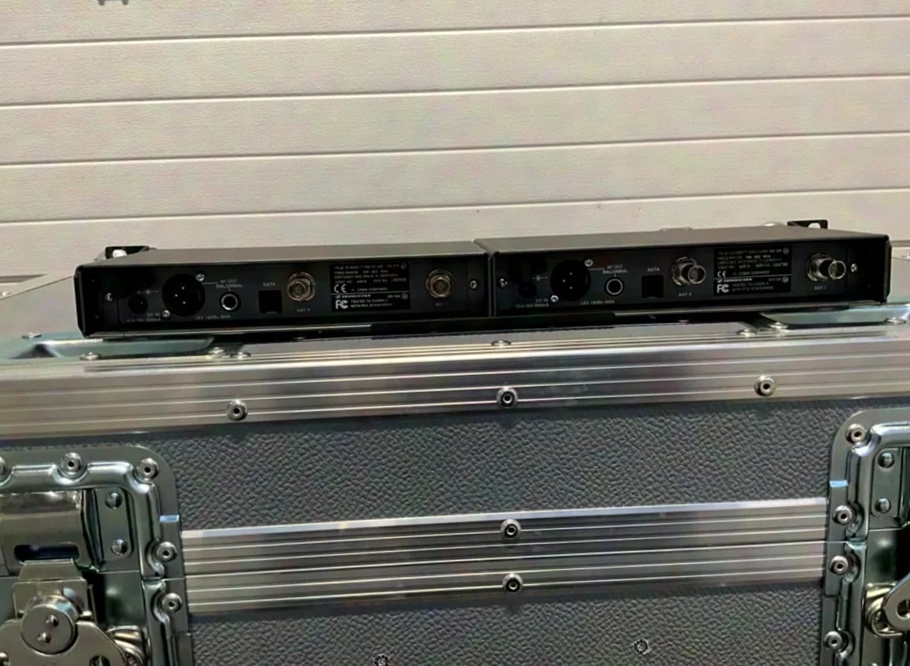 I - Sennheiser EM500 G2-D (786-822MHz) 2-receiver rack