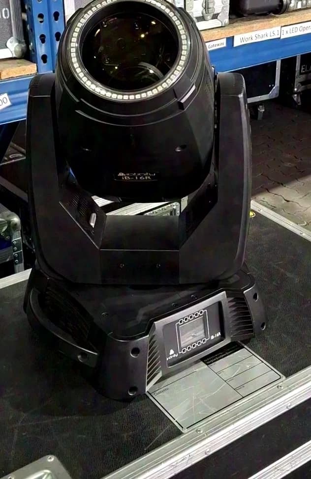 Infinity IB-16R Hybrid Movinglight 2x in Dual Case