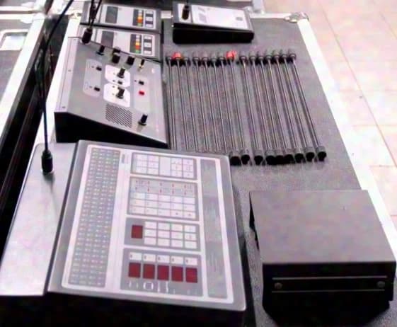 Interkom electronic DVM audio conference system DVM delegate units with and without voting Sennheiser MKE42