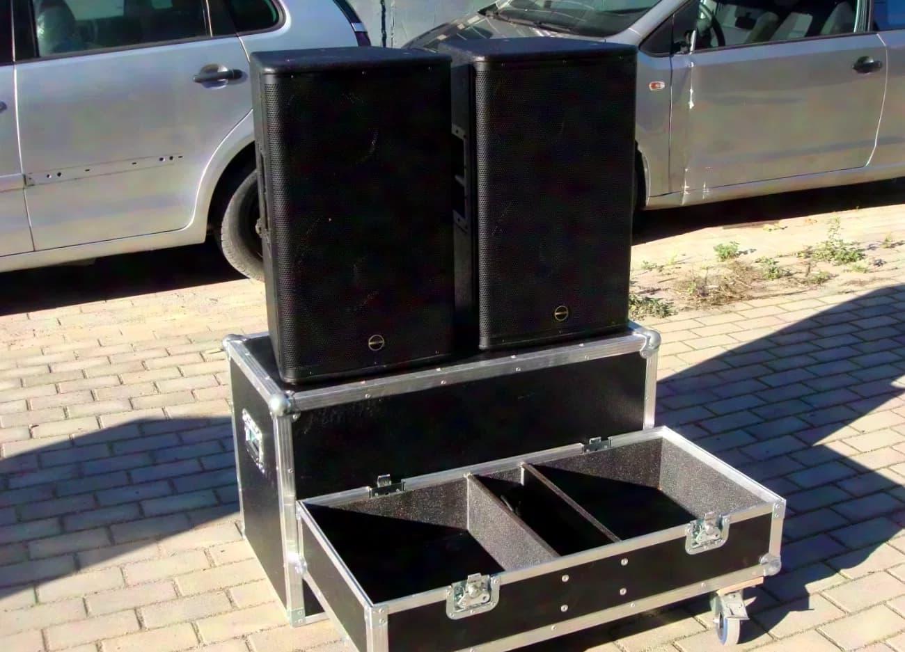 Invotone DSX12A, 12"/1" (1,75"Voice Coil), 800Watt RMS, Class D, 128dB max.