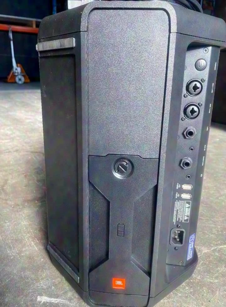 JBL Eon One Compact Pair of active 2-way PA speakers with battery operation