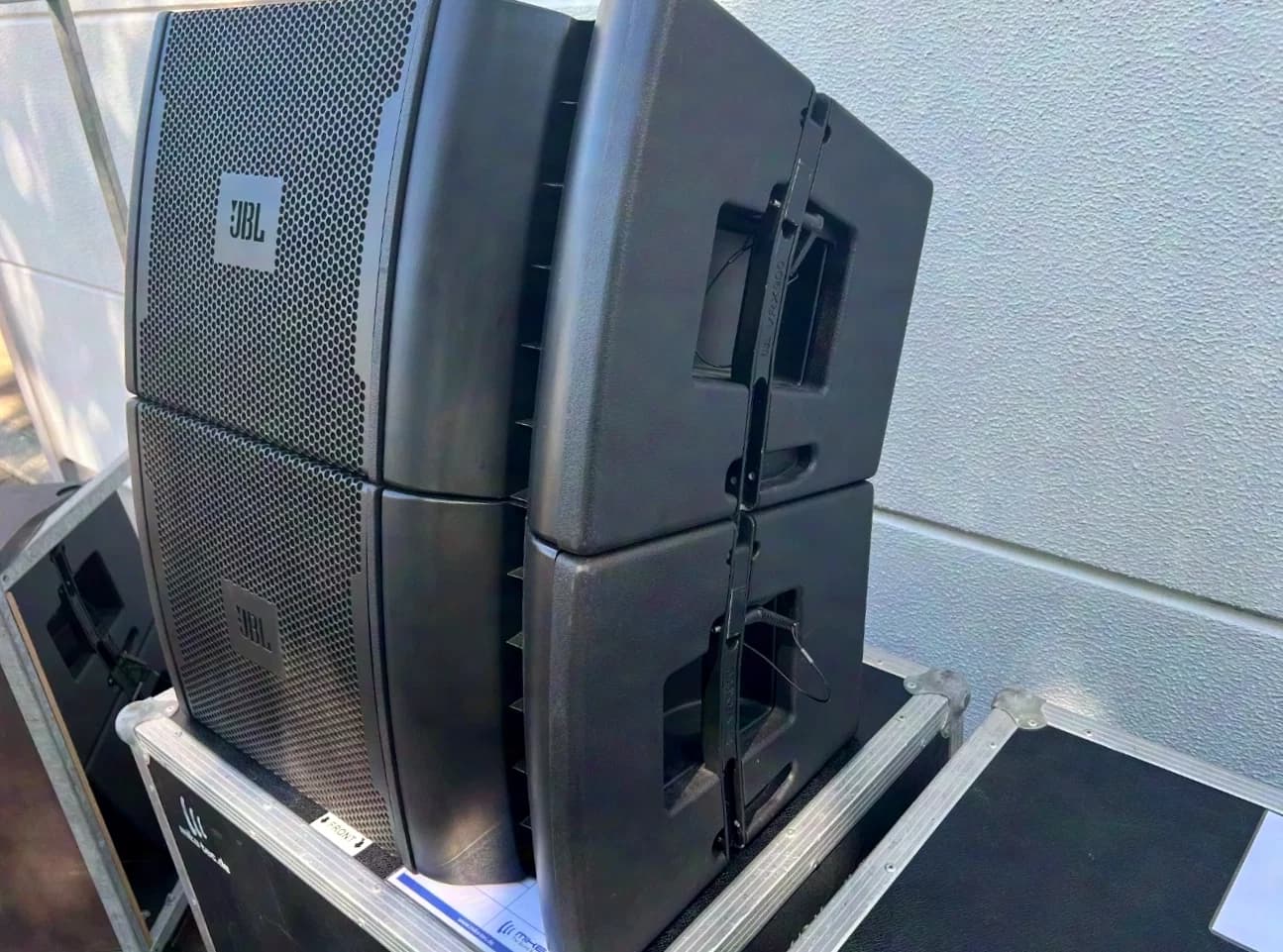 JBL VRX932LA set of 4 incl. 2 Cases + 2 Cradles