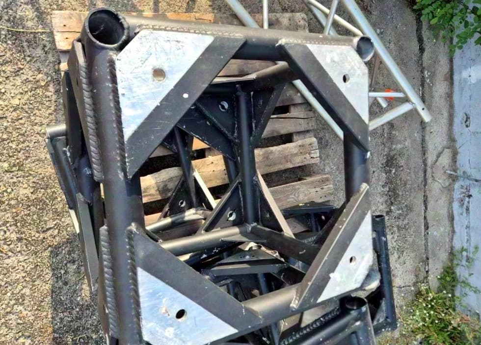 JTE / James Thomas Engineering Corner 52x52 cm