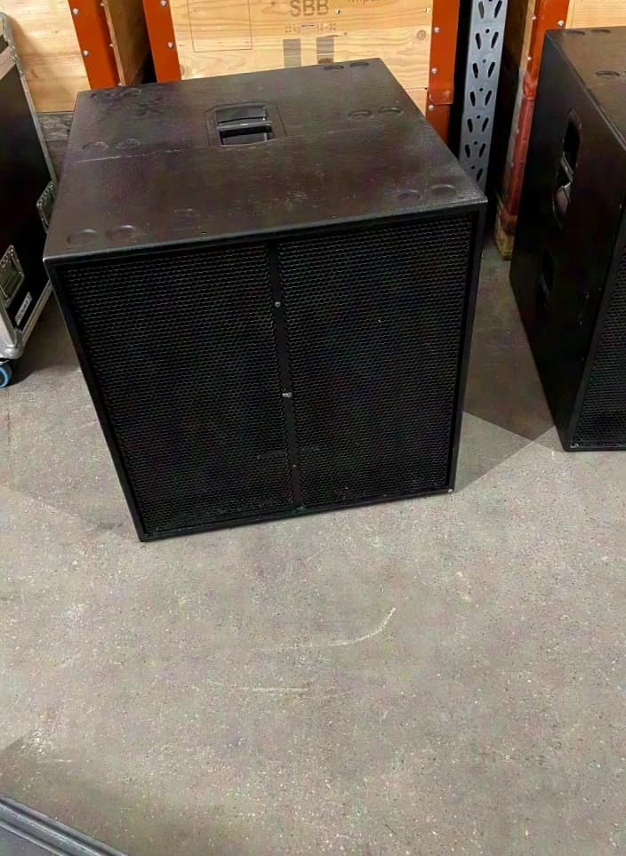 KV2 Audio VHD1.21 - Ultra Low Frequency Enclosure - rental Package - 8pcs. incl. Cover + Cart