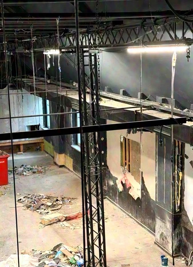 No information Truss system approx. 56 meters with corners and T-pieces trusses