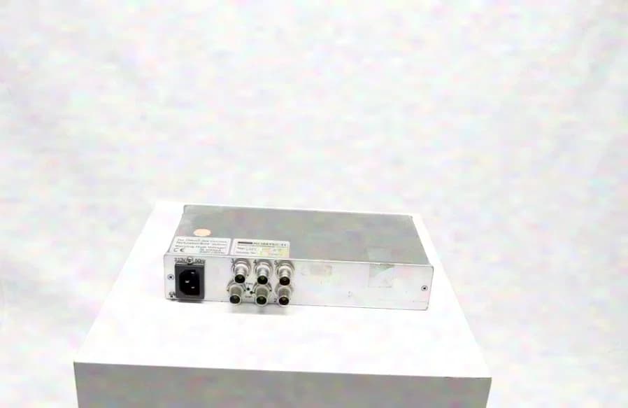 Komtech | M5VV 1/5 | 1:5 FBas distribution amplifier