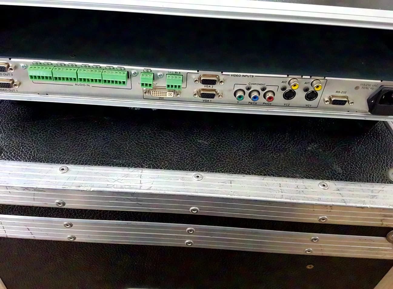Kramer VP-724 XL presentation switcher / scaler with audio, incl. remote control