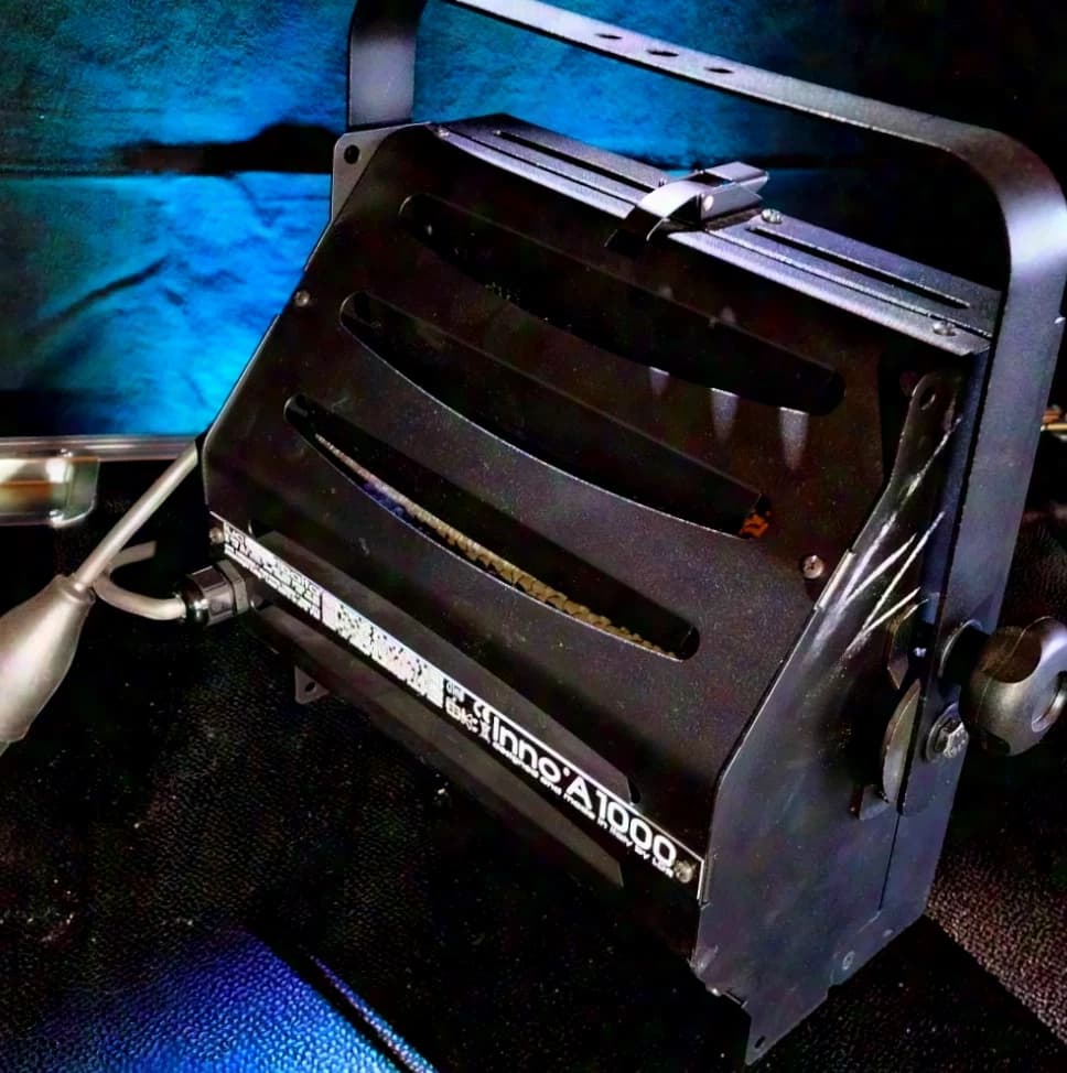 LDR Inno A1000 asymmetric 1000W Cyclo floodlight (Ultralite) - nearly new in original packaging