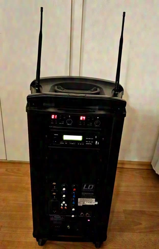 LD Systems Roadman 102 USB CD SD Wireless Microphone Handheld Transmitter Battery