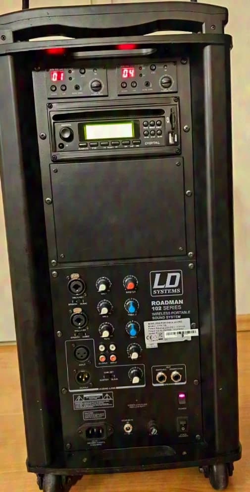 LD Systems Roadman 102 USB CD SD Wireless Microphone Handheld Transmitter Battery