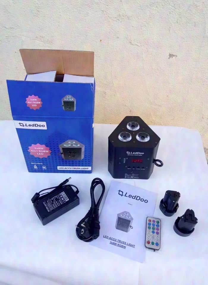 LEDDOO Battery SET LED Spot Trusslight RGBW PAR