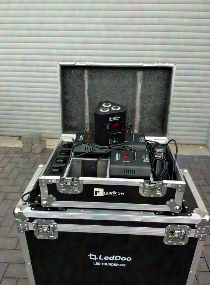 LEDDOO LED Battery Spot Trusslight RGBW PAR in Case DMX