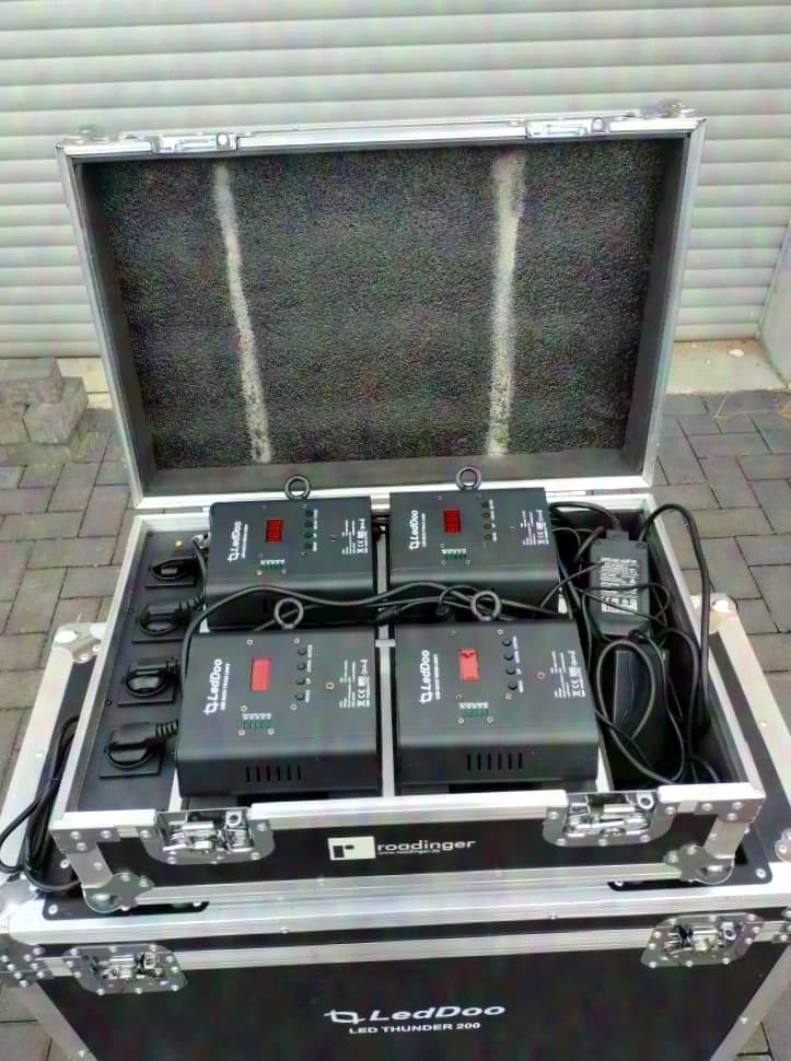 LEDDOO LED Battery Spot Trusslight RGBW PAR in Case DMX